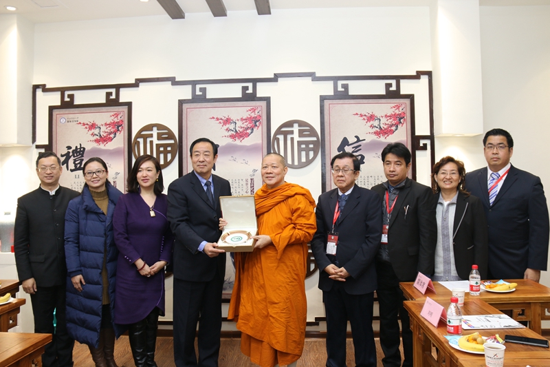 交流合作三:泰国海上丝绸之路孔子学院三所学校代表一行来访我院 (3).JPG
